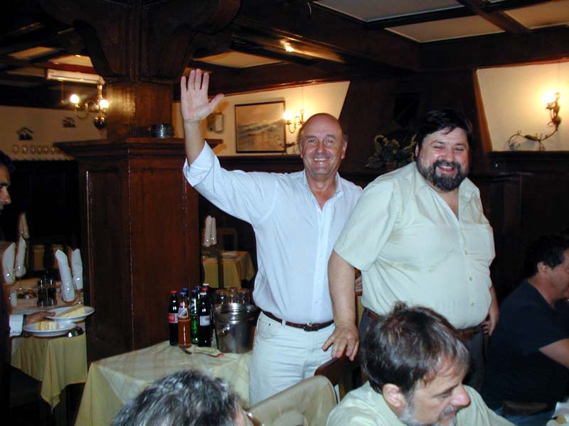 Ral Mohr saludando, Alejandro Garca