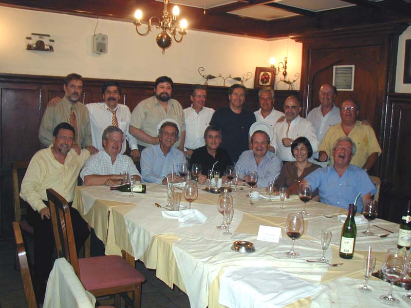 De pie: Miguel Angel Clerc, Jorge Canto, Alejandro Garca, Eduardo Lavn, Luis Garca, Miguel angel Vargas, Manuel Cabaas, Ral Mohr, Gonzalo Mujica<br> Sentados: Peter Lowick-Russell, Rodrigo Mujica, Jorge Greene, Eduardo Almarza, Alfonso Mujica, Patricia Leges, Pedro Jordn