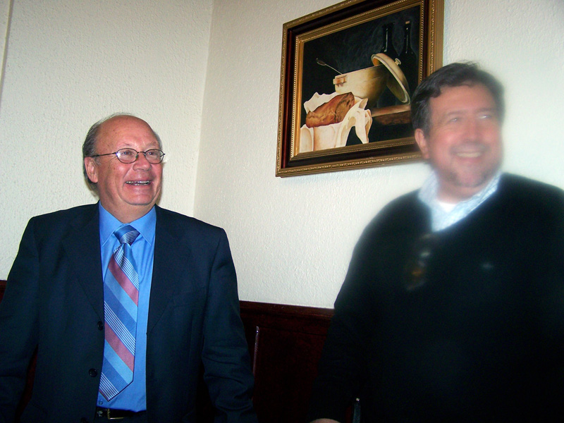 Gonzalo Mujica, Peter Lowick-Russel