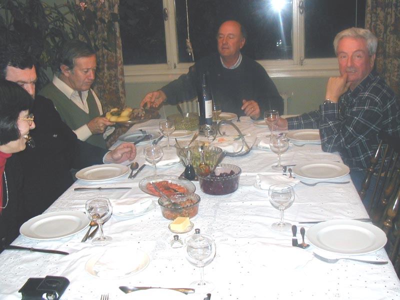 21-may comiendo el cordero